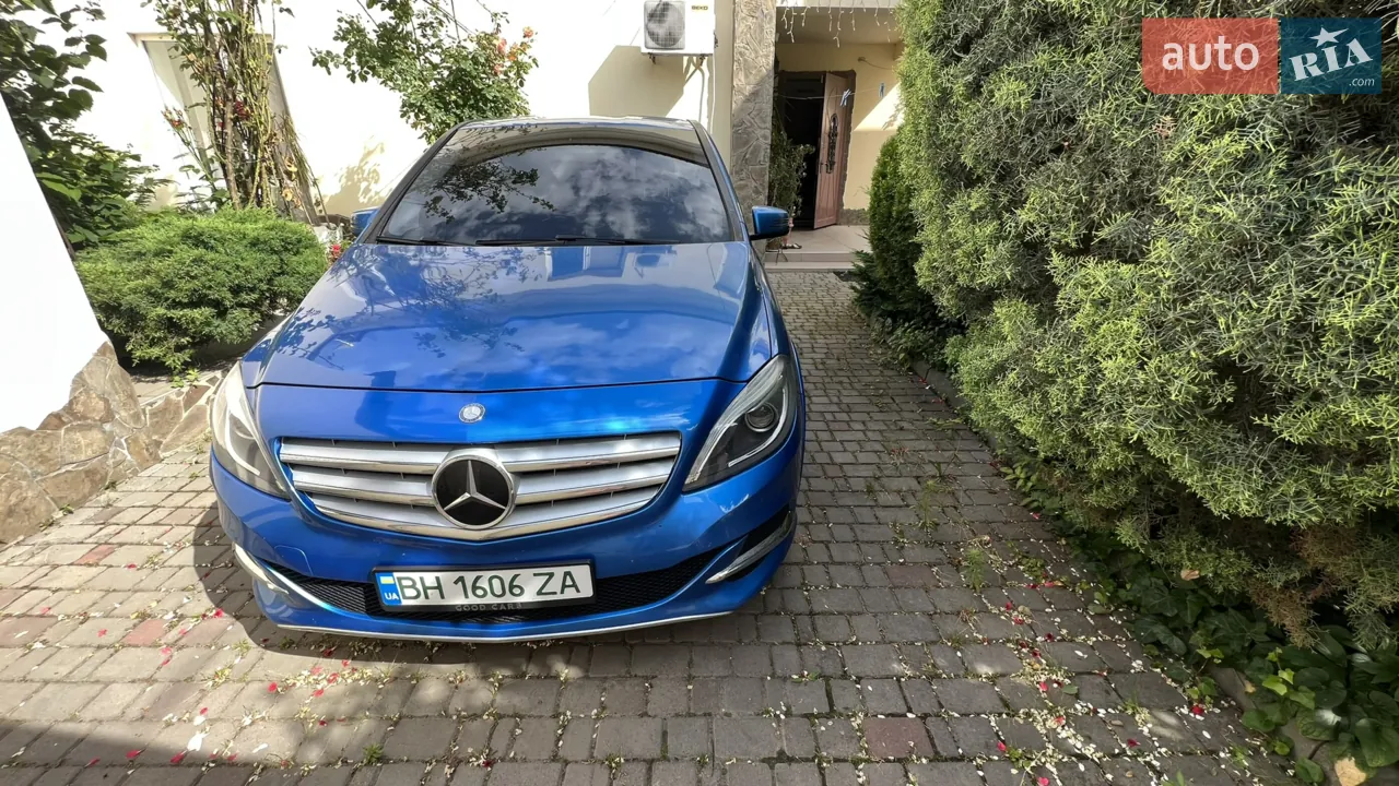 Mercedes-Benz B-Class 2014 photo 2