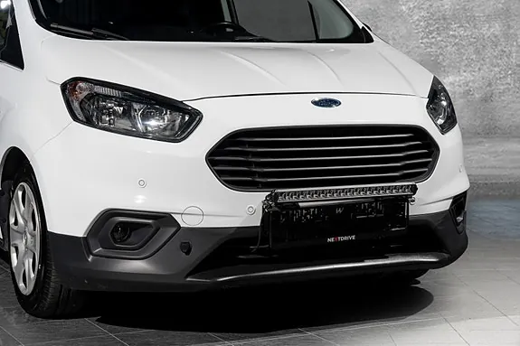 Ford Transit Courier 2019 photo 2
