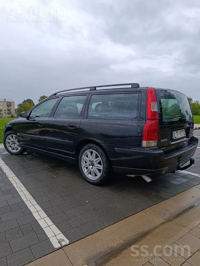 Volvo V70 2003 photo 2
