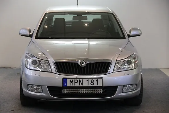 Skoda Octavia 2011 photo 2