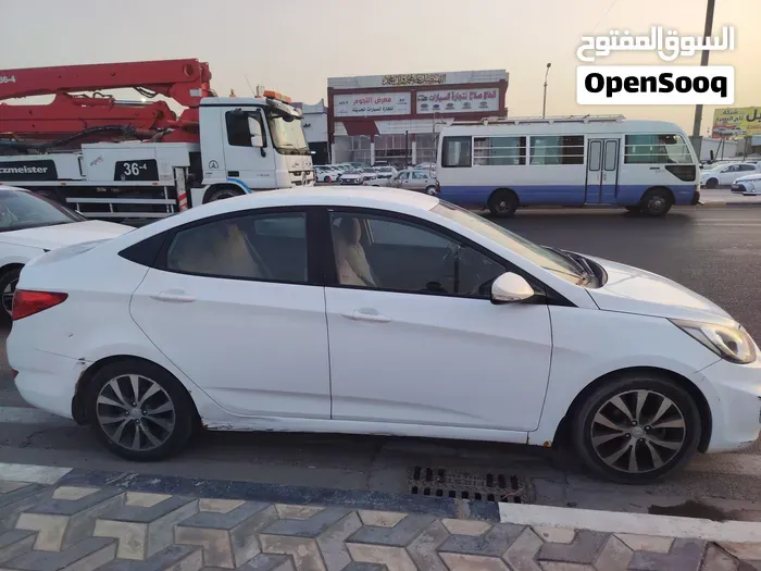 Hyundai Accent 2014 photo 2