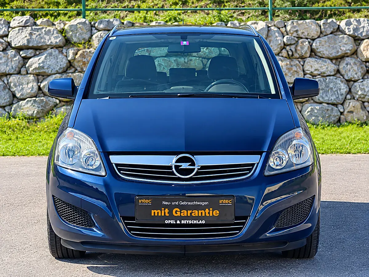 Opel Zafira 2011 photo 2