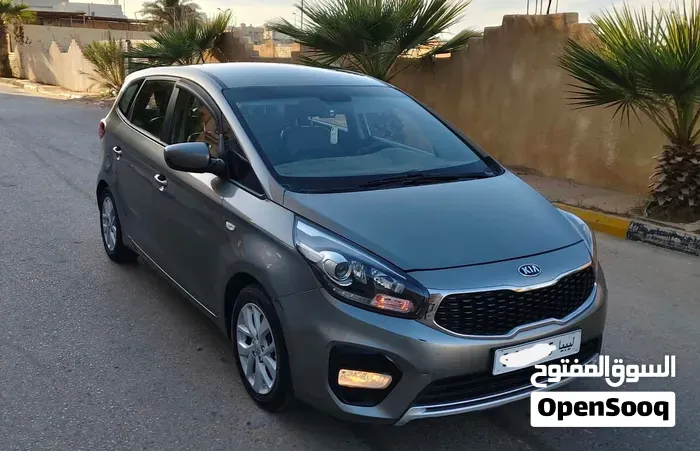 Kia Carens 2017 photo 4