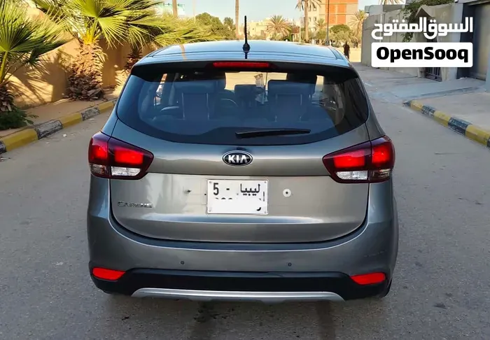 Kia Carens 2017 photo 2