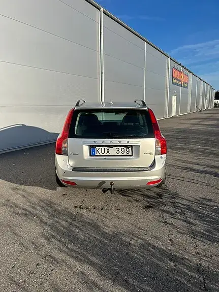 Volvo V50 2011 photo 2
