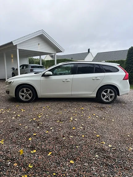Volvo V60 2017 photo 2