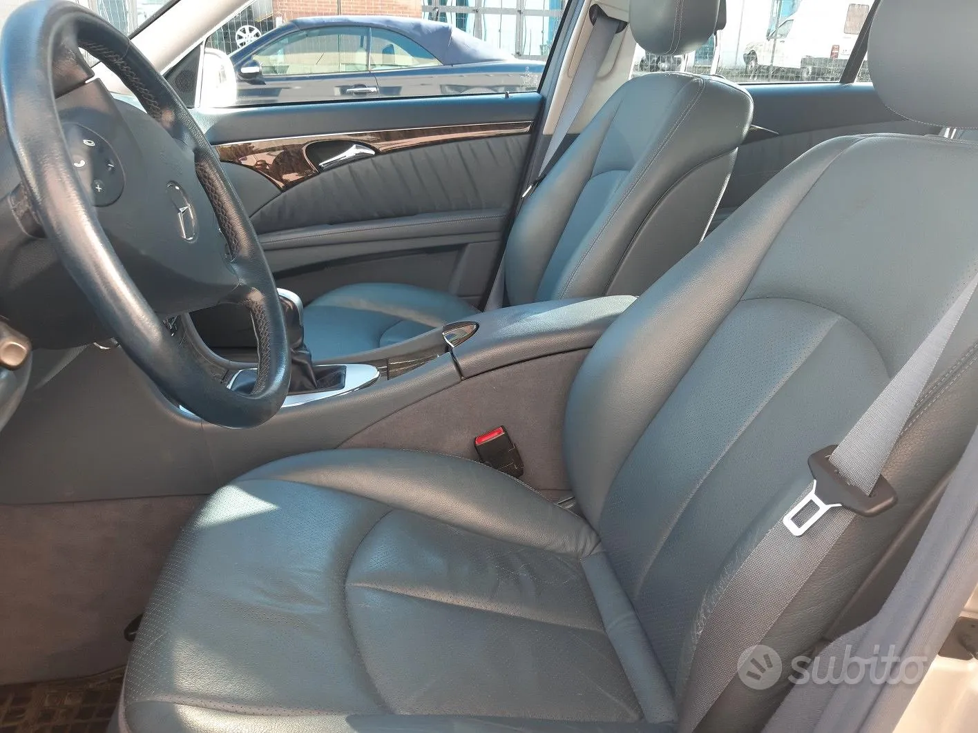 Mercedes-Benz E-Class 2005 photo 3