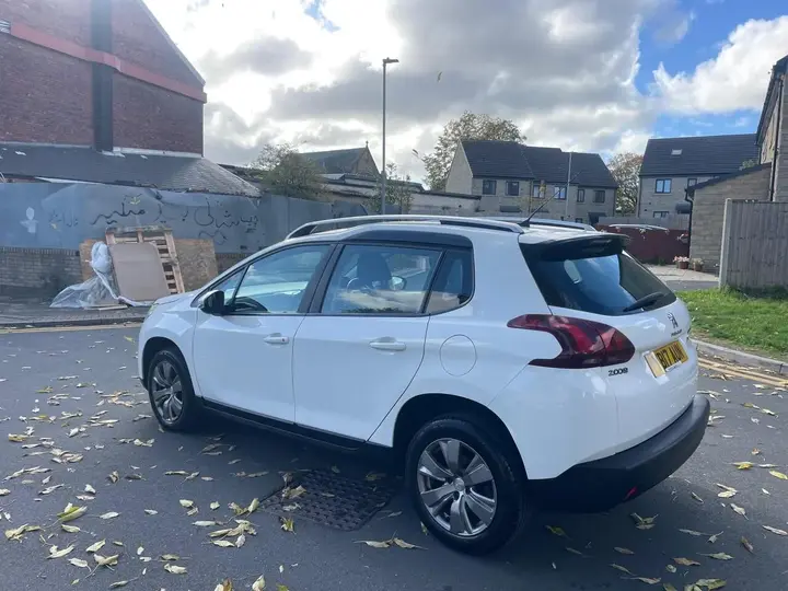 Peugeot 2008 2017 photo 5