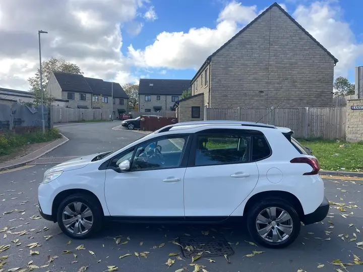 Peugeot 2008 2017 photo 4