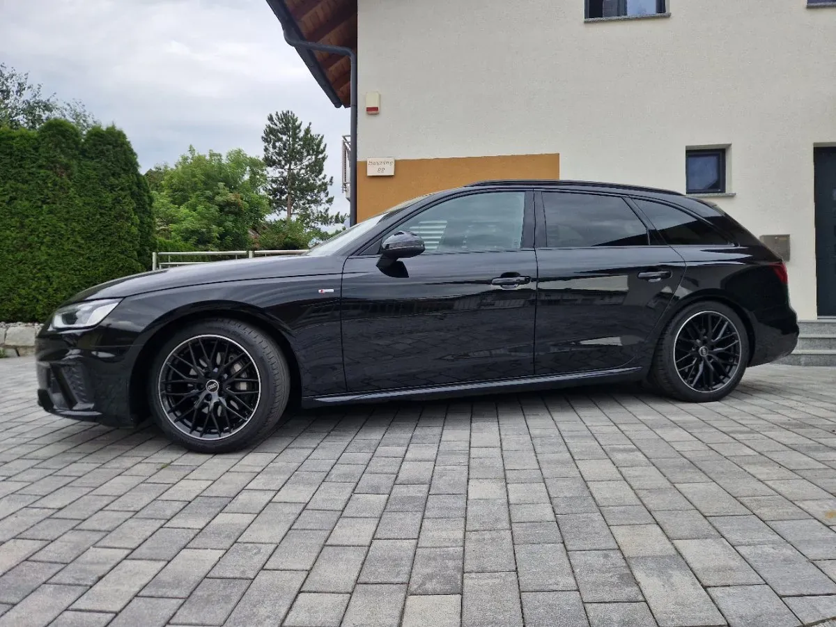 Audi A4 2023 photo 3