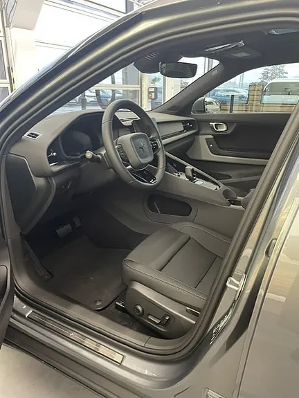 Polestar 2 2026 photo 2