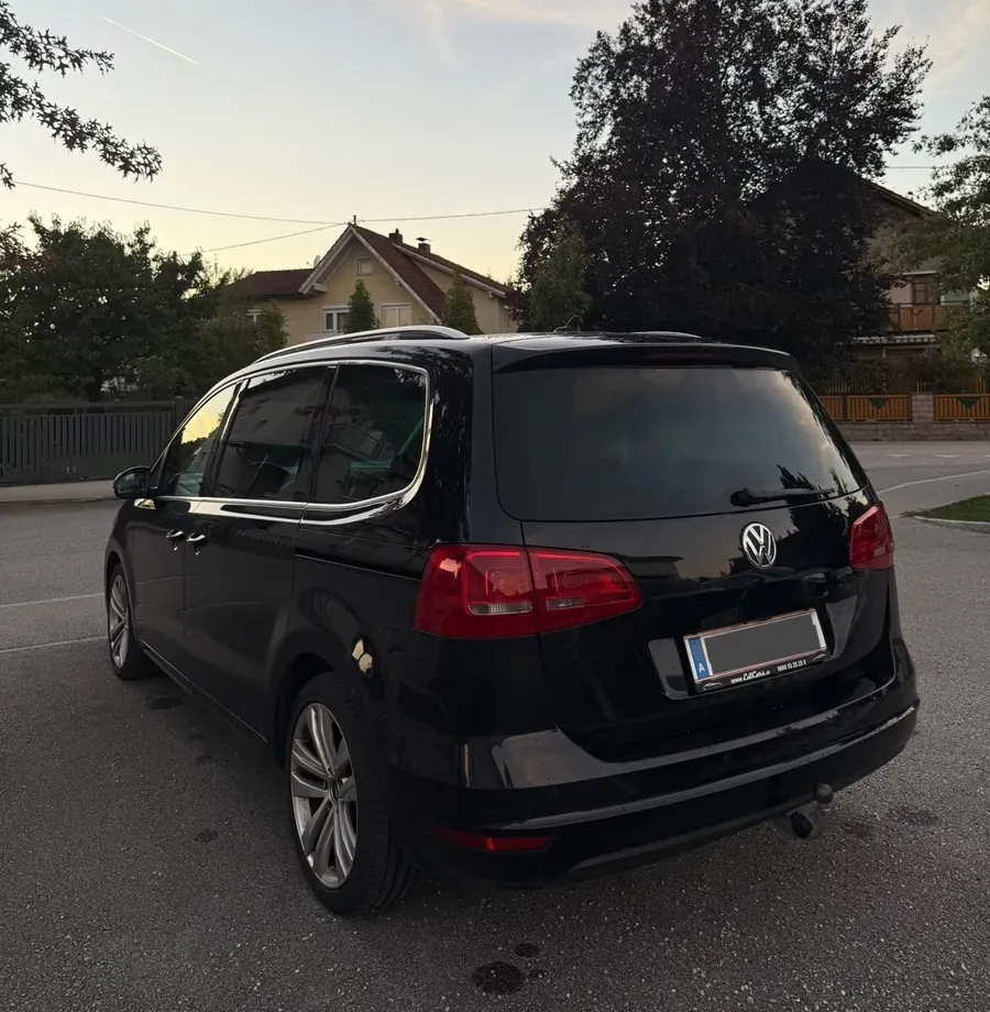 Volkswagen Sharan 2011 photo 2