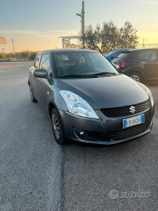 Suzuki Swift 2010 photo 2