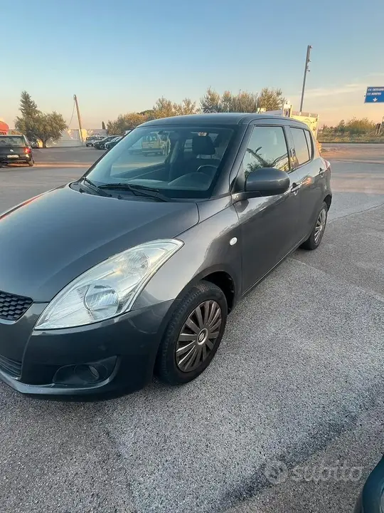Suzuki Swift 2010 photo 4