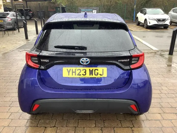Toyota Yaris 2023 photo 4