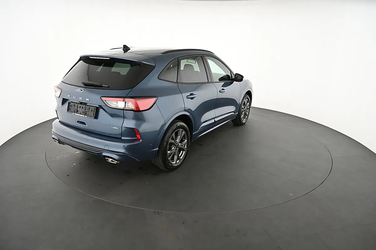Ford Kuga 2023 photo 2