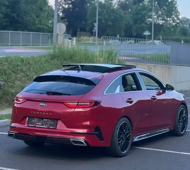 Kia Proceed