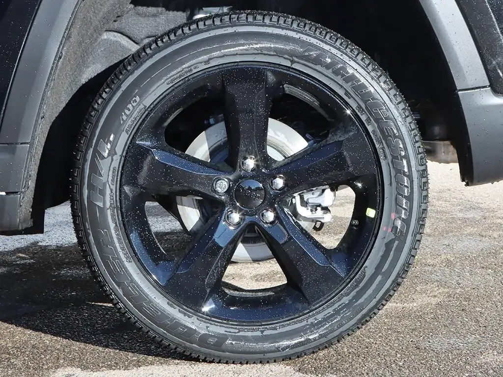 Jeep Grand Cherokee 2026 photo 4