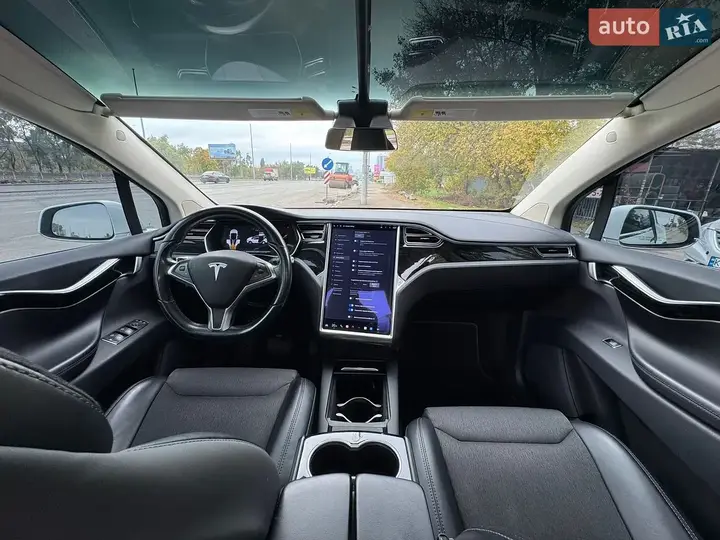 Tesla Model X 2016 photo 4