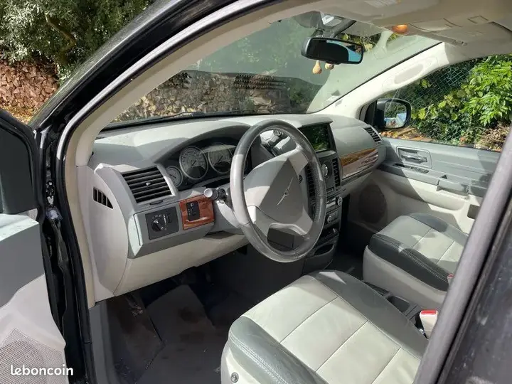 Chrysler Grand Voyager 2008 photo 2