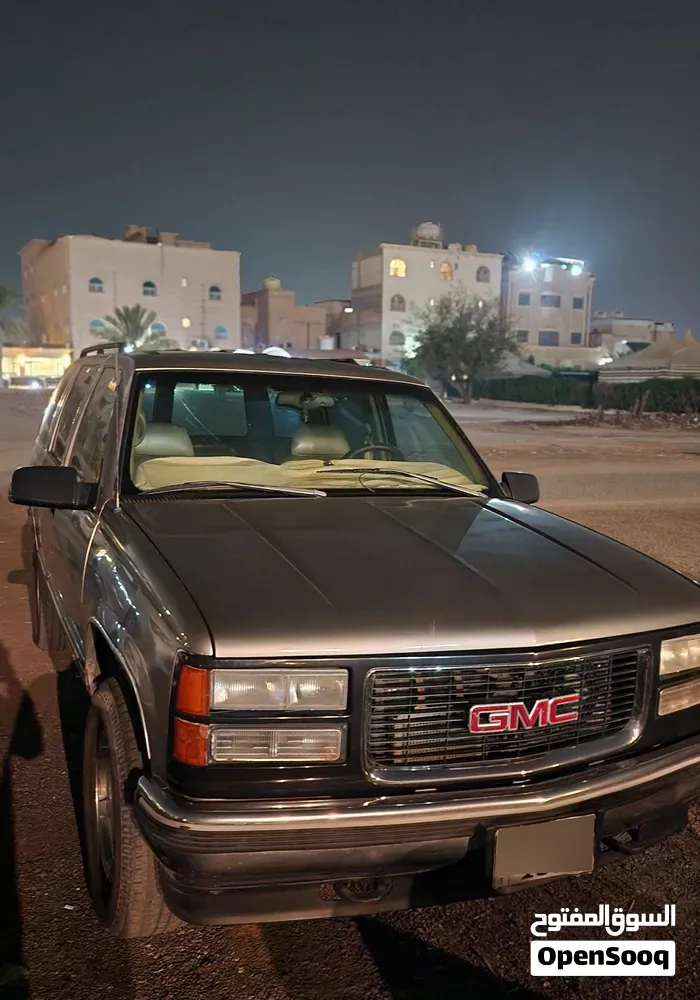 GMC Yukon 1999 photo 2