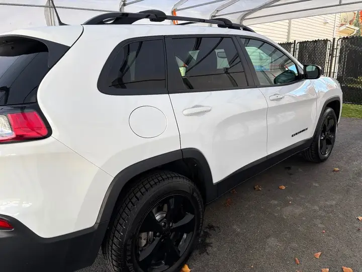 Jeep Cherokee 2022 photo 2