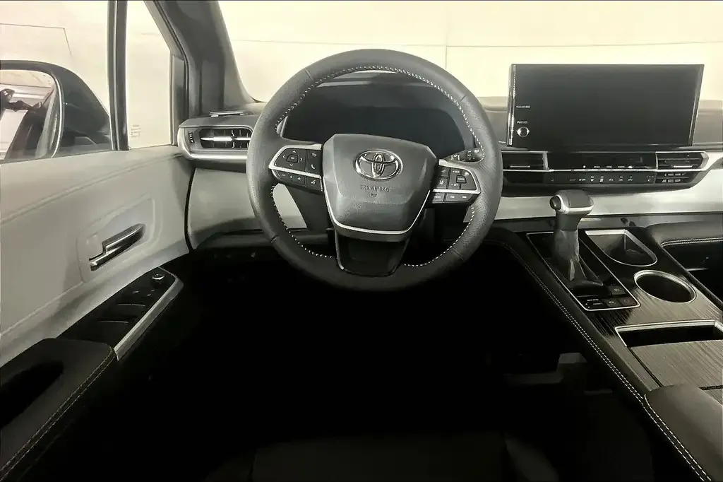 Toyota Sienna 2025 photo 5