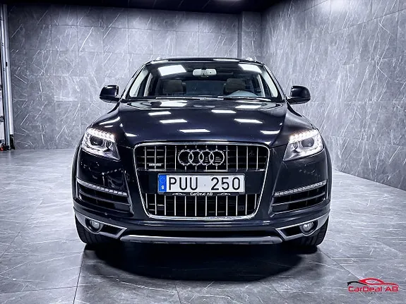 Audi Q7 2013 photo 2