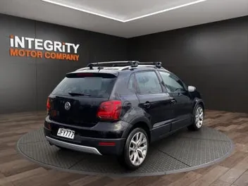 Volkswagen Cross Polo 2015 photo 4