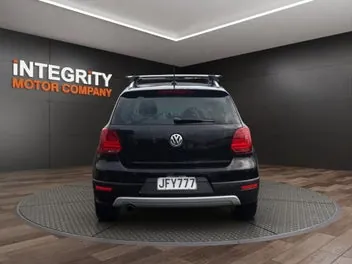 Volkswagen Cross Polo 2015 photo 5