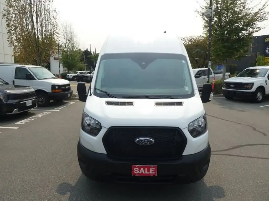 Ford Transit 2024 photo 2