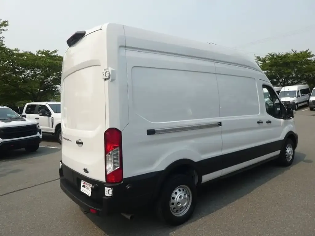 Ford Transit 2024 photo 5