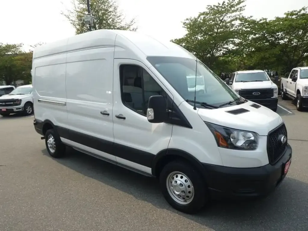 Ford Transit 2024 photo 3