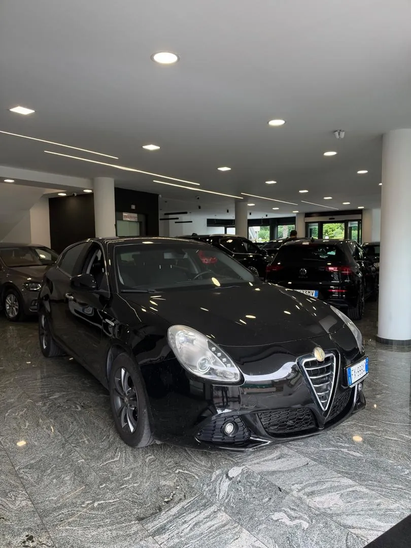 Alfa Romeo Giulietta 2012 photo 2