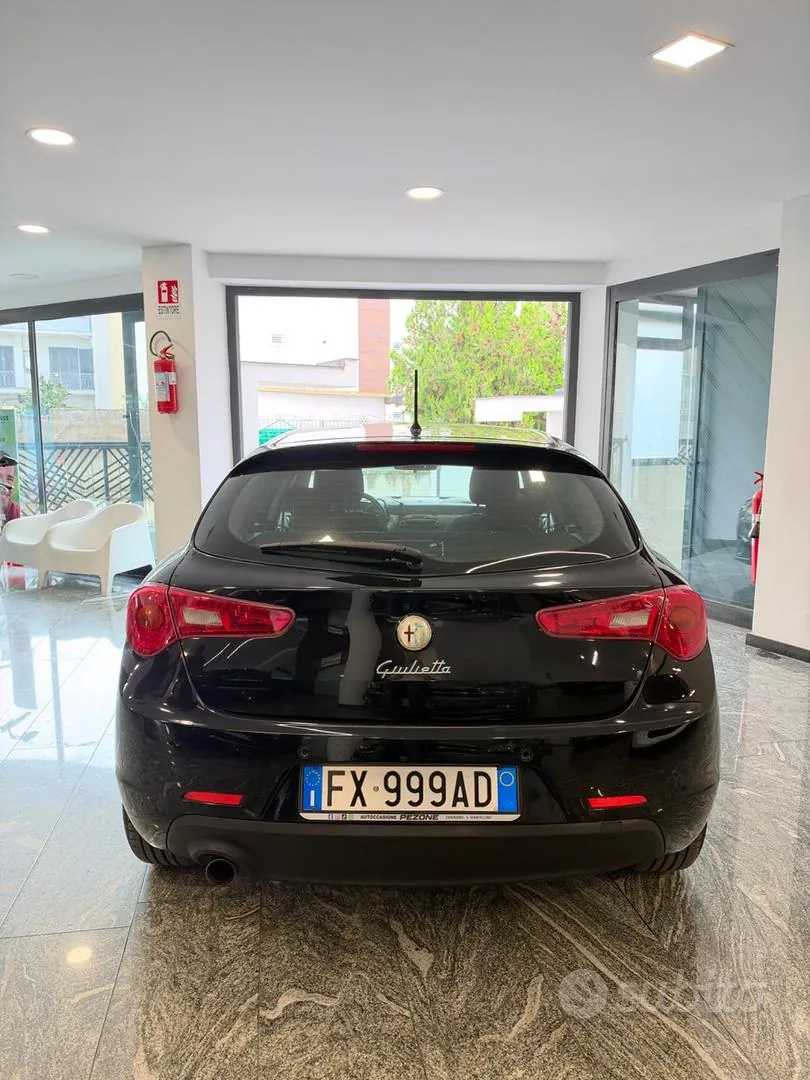 Alfa Romeo Giulietta 2012 photo 5