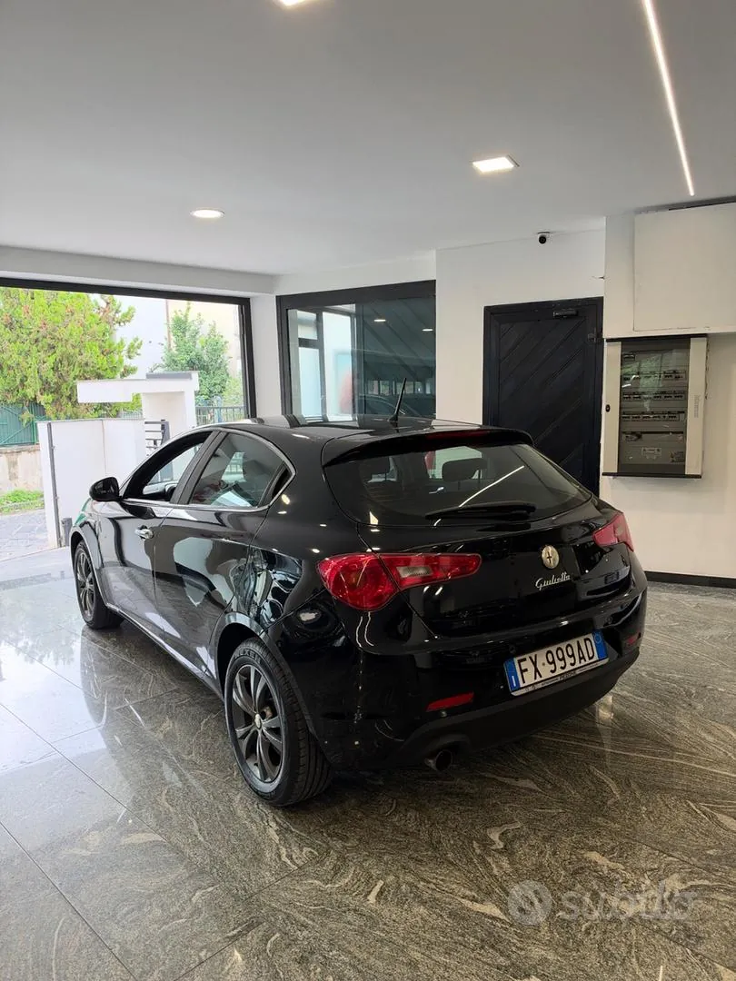 Alfa Romeo Giulietta 2012 photo 4