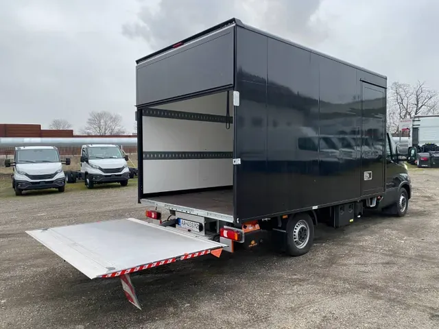 Iveco Daily 2023 photo 4