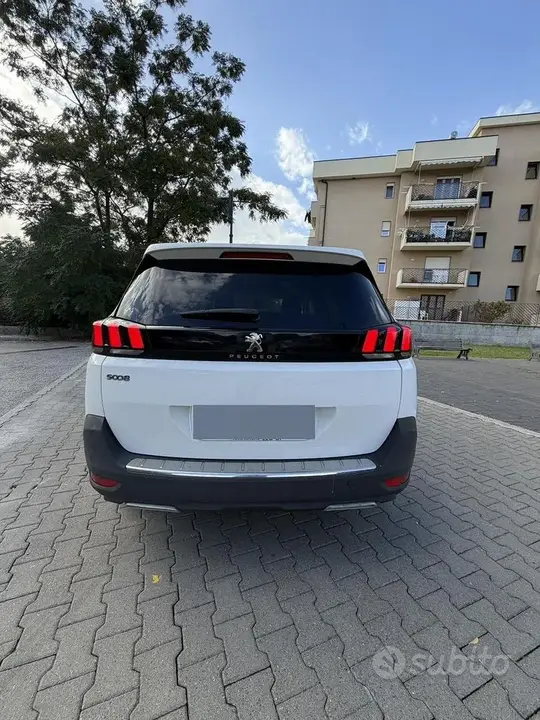 Peugeot 5008 2019 photo 3
