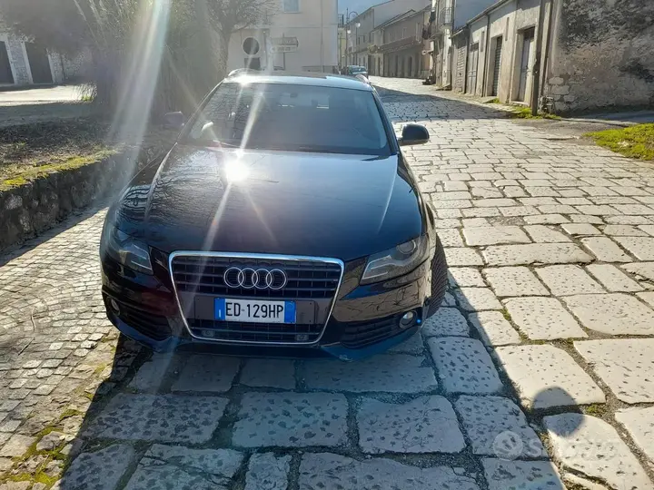 Audi A4 2010 photo 4