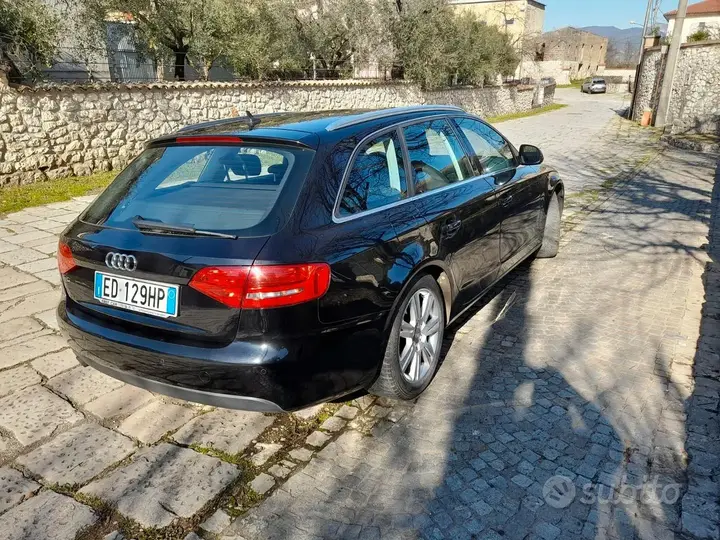 Audi A4 2010 photo 3