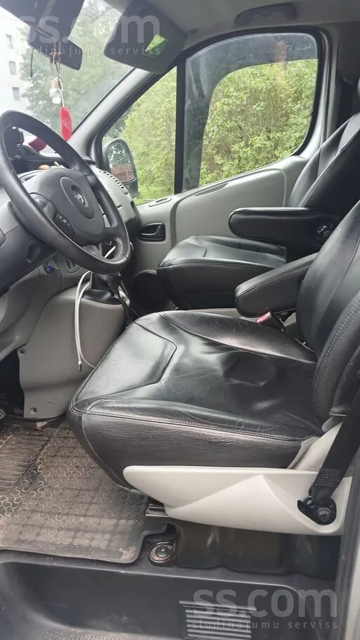 Opel Vivaro 2011 photo 5