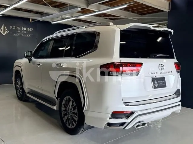 Toyota Land Cruiser Sahara 2026 photo 3