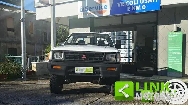 Mitsubishi L200 1993 photo 2