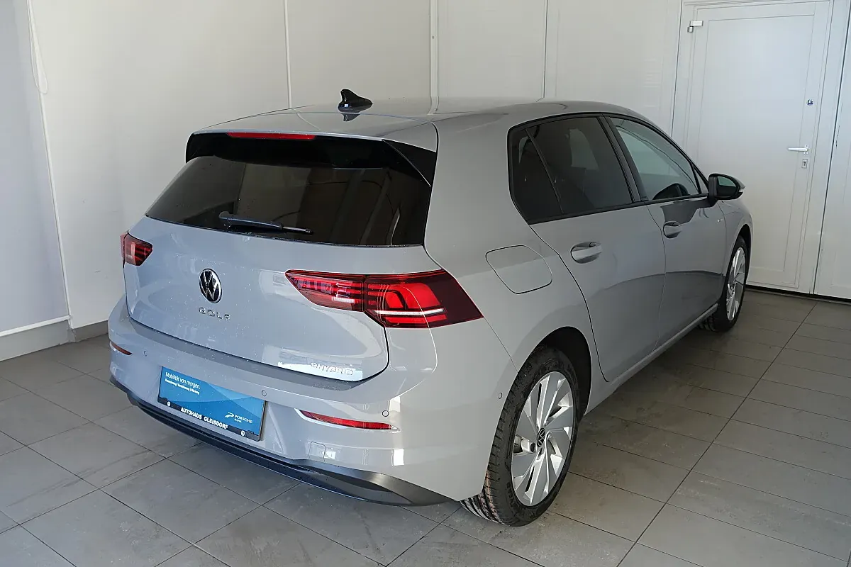 Volkswagen Golf 2026 photo 3