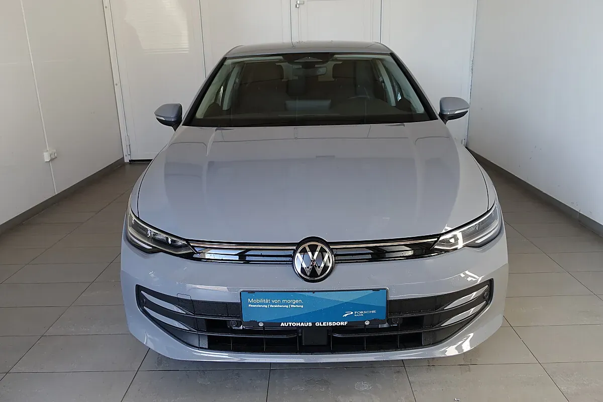 Volkswagen Golf 2026 photo 2