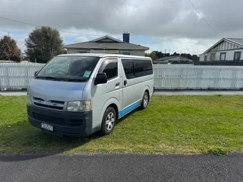 Toyota Hiace 2005 photo 2