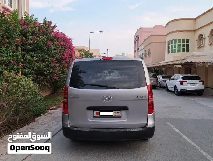 Hyundai H1 2021 photo 2
