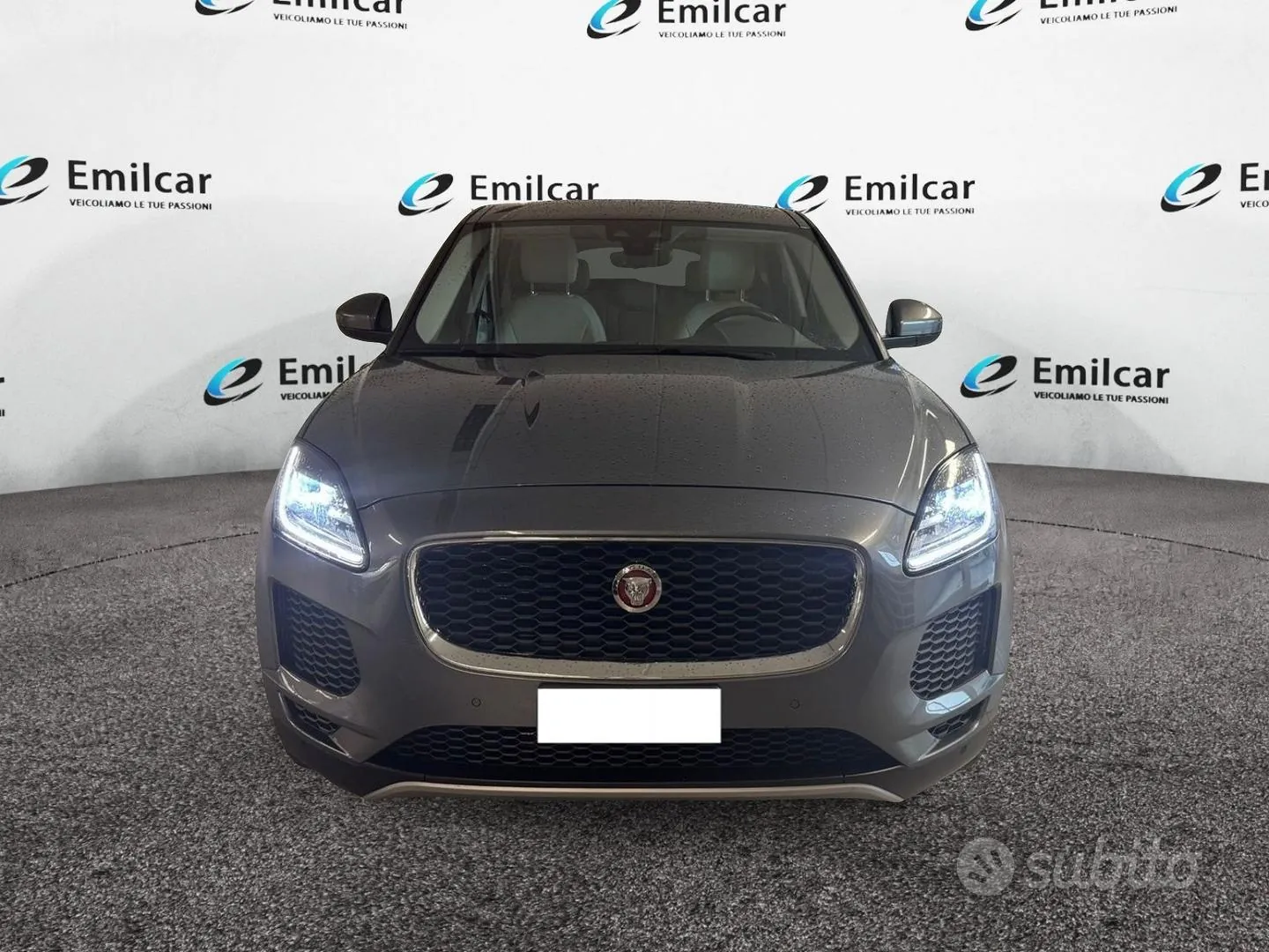 Jaguar E-Pace 2019 photo 2
