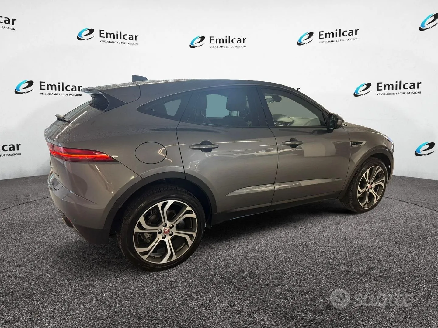 Jaguar E-Pace 2019 photo 3