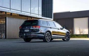 Volkswagen Passat 2022 photo 3